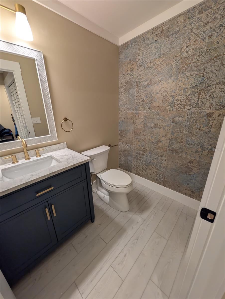 Photo 17 of 20: Main house...1st floor half bath
