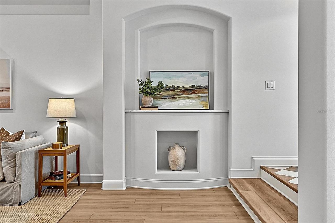 Photo 13 of 20: Front Elegant Foyer