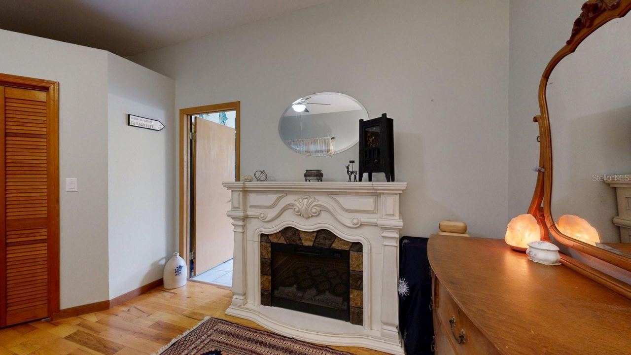 Photo 18 of 20