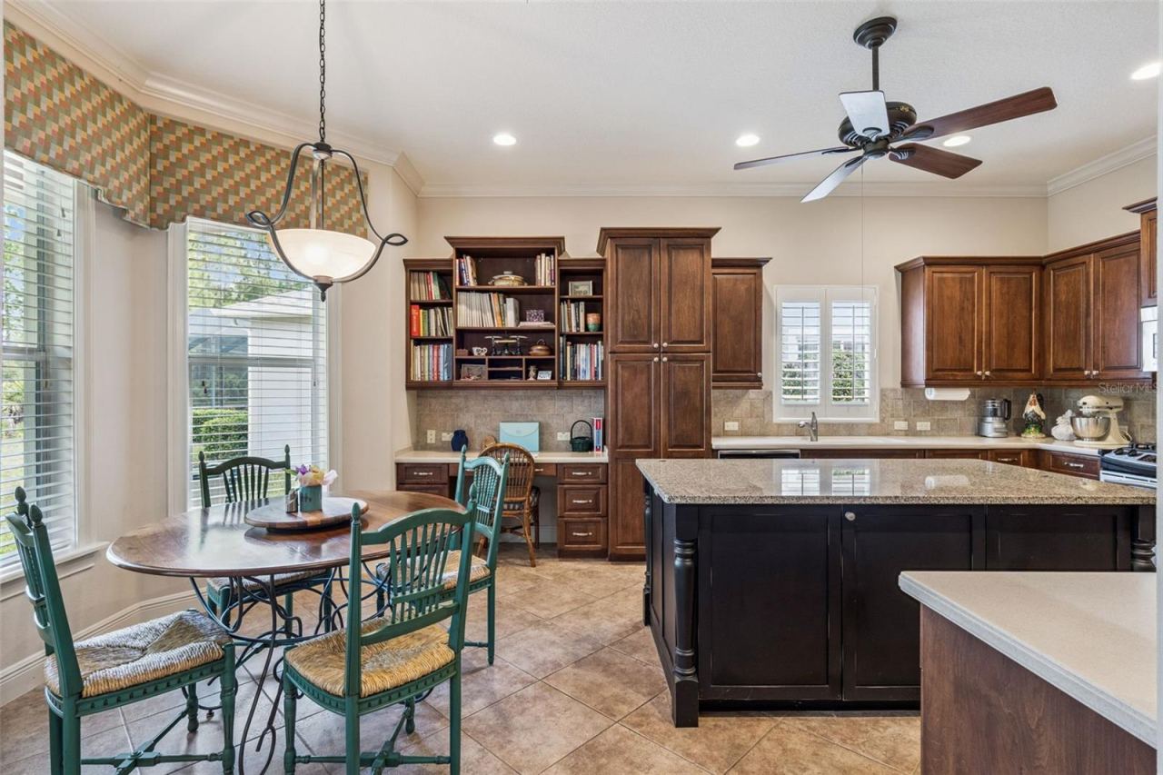 Photo 10 of 20: Dinette & Kitchen area