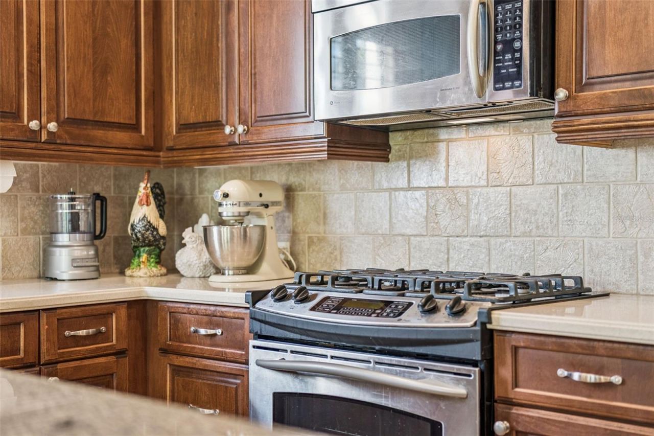 Photo 14 of 20: 4-Burner natural gas convection range
