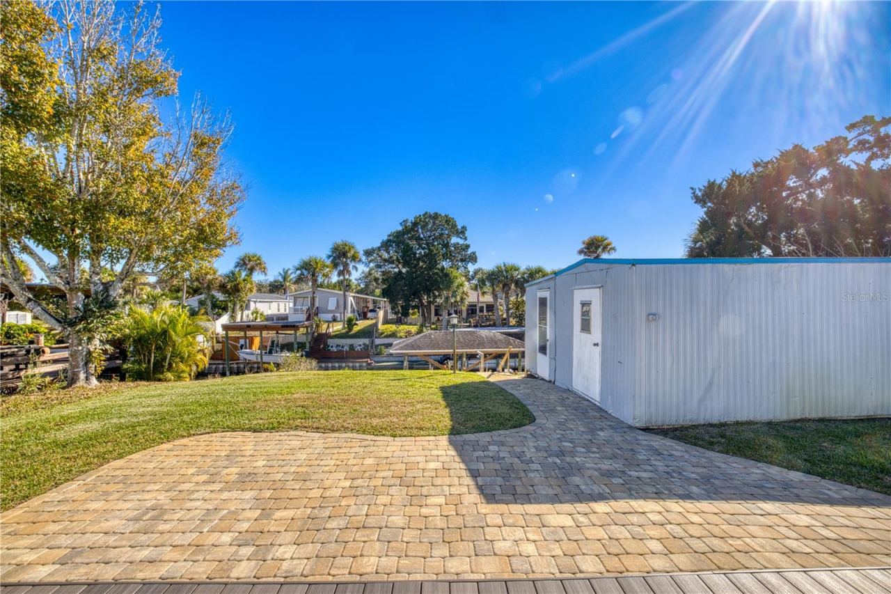 Photo 18 of 20: Back paver patio