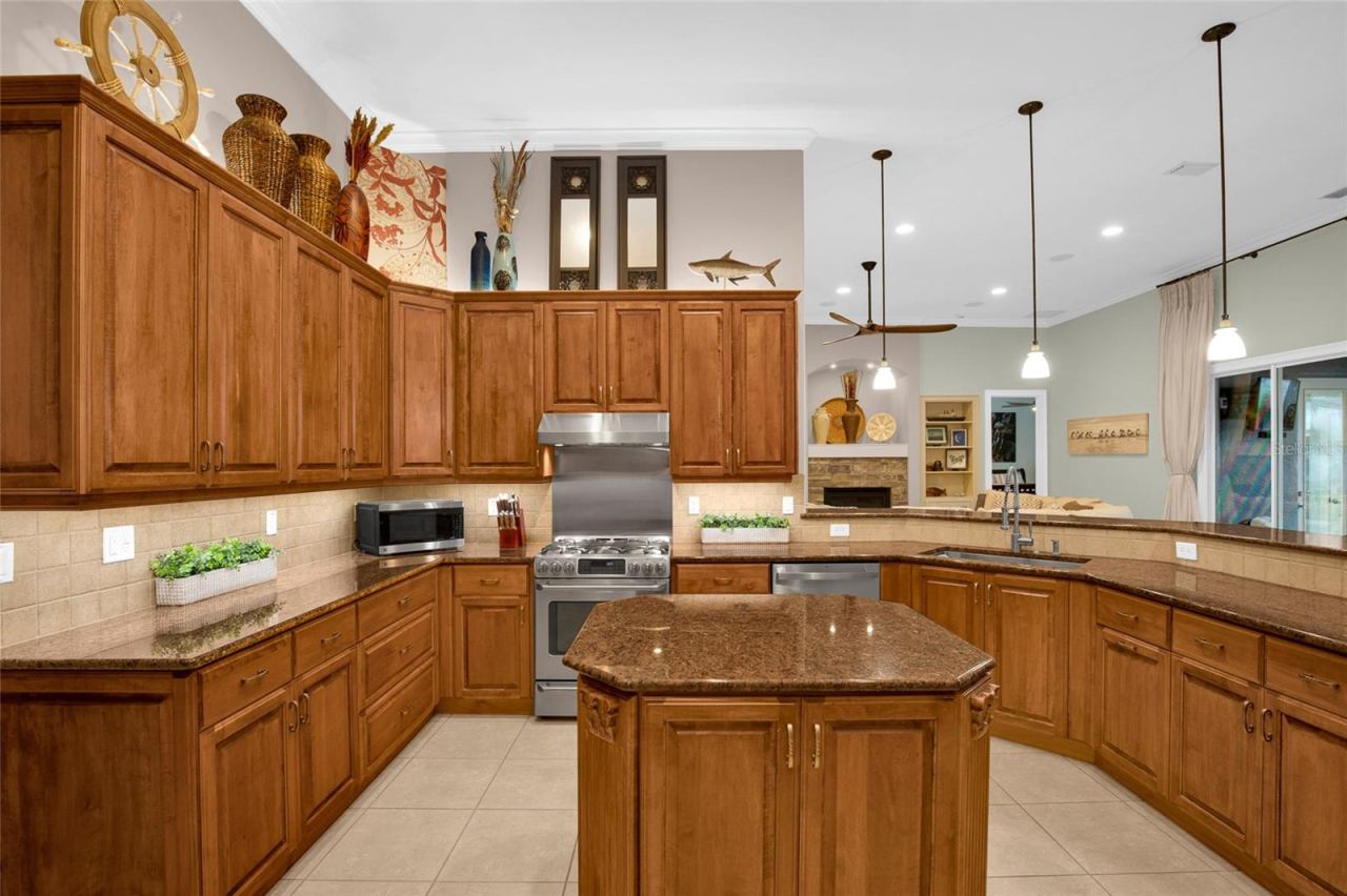 Photo 15 of 20: Kitchen