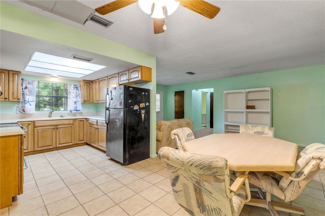 Photo 8 of 20: Dining/kitchen