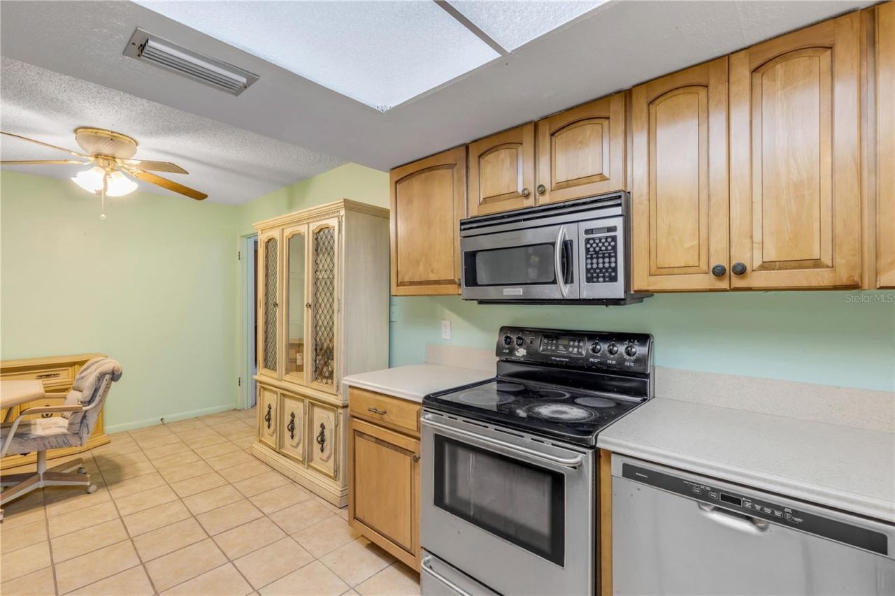 Photo 11 of 20: Kitchen