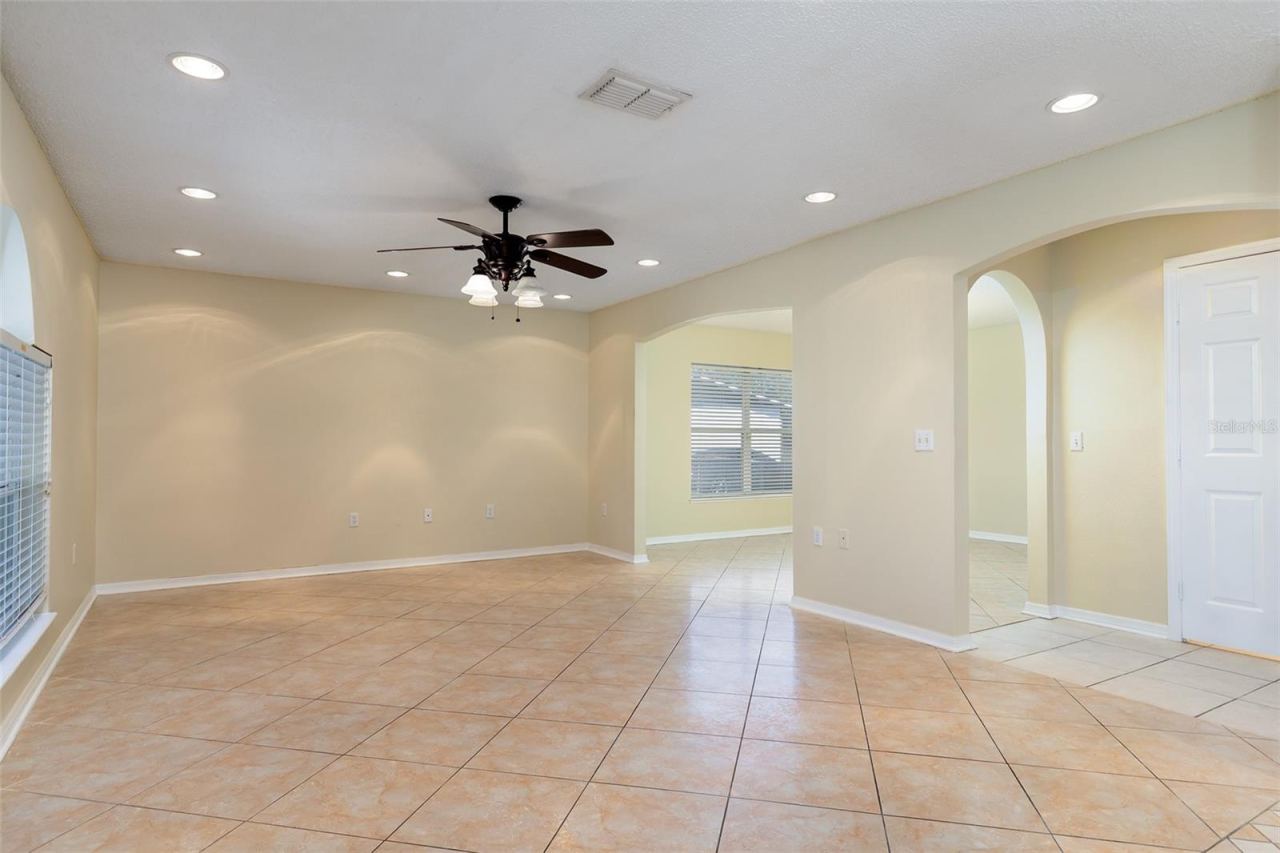 Photo 5 of 14: FAMILY ROOM