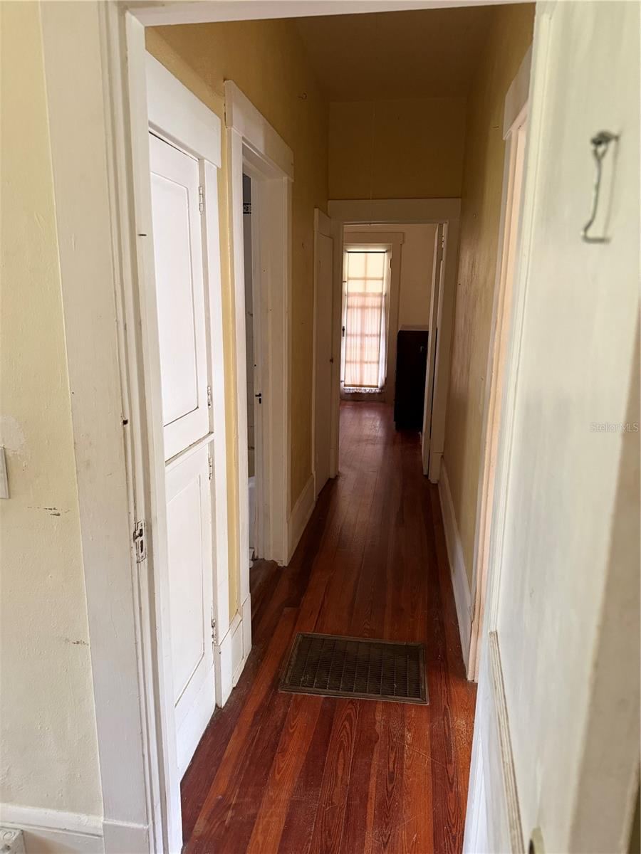 Photo 12 of 20: Hallway