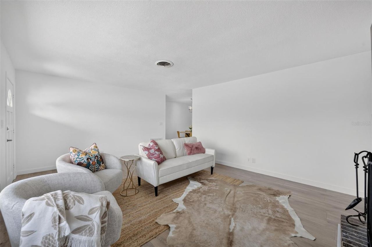 Photo 10 of 20
