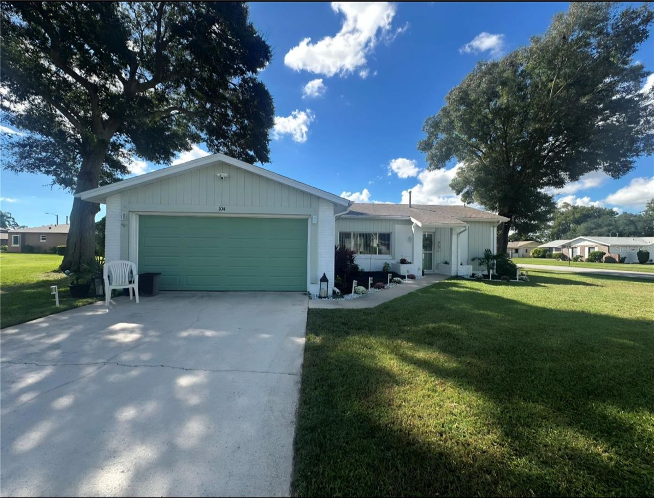 Photo 1 of 20: Front