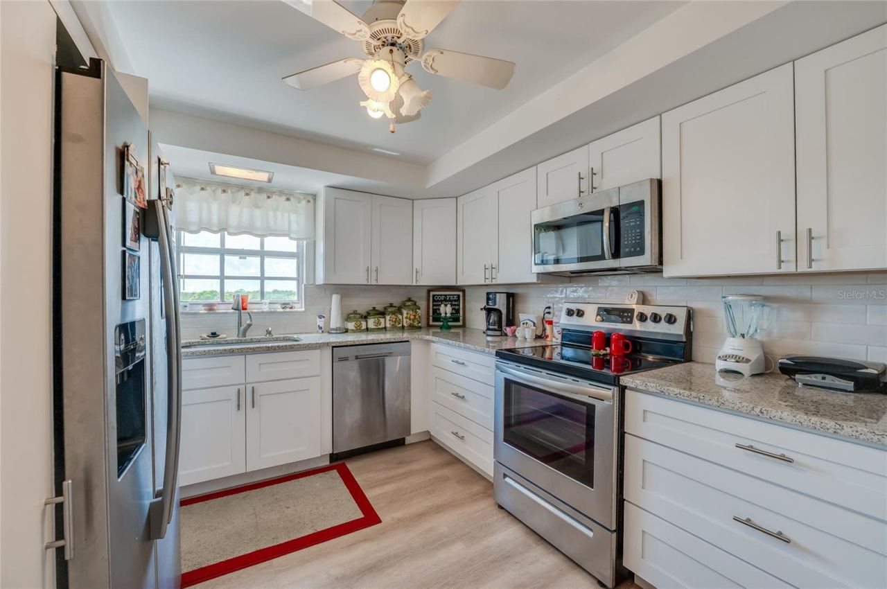 Photo 9 of 20: Updated kitchen