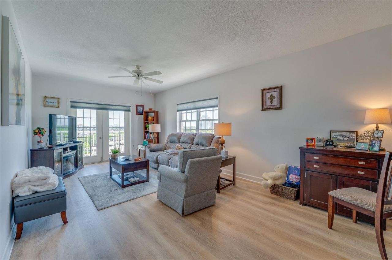 Photo 5 of 20: Living room to private balcony
