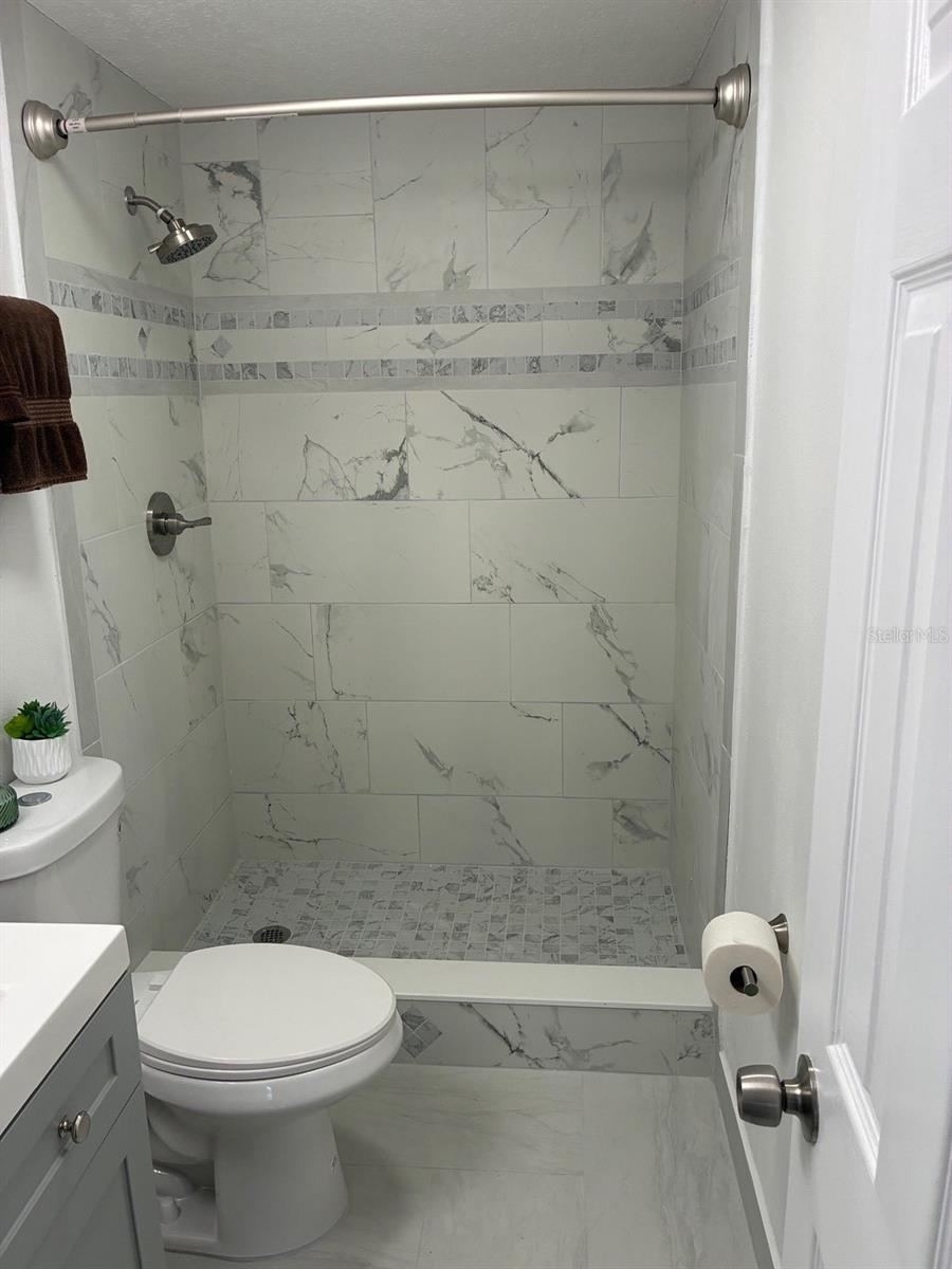 Photo 19 of 20: Master Bath