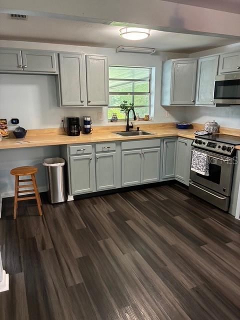 Photo 7 of 20: Kitchen