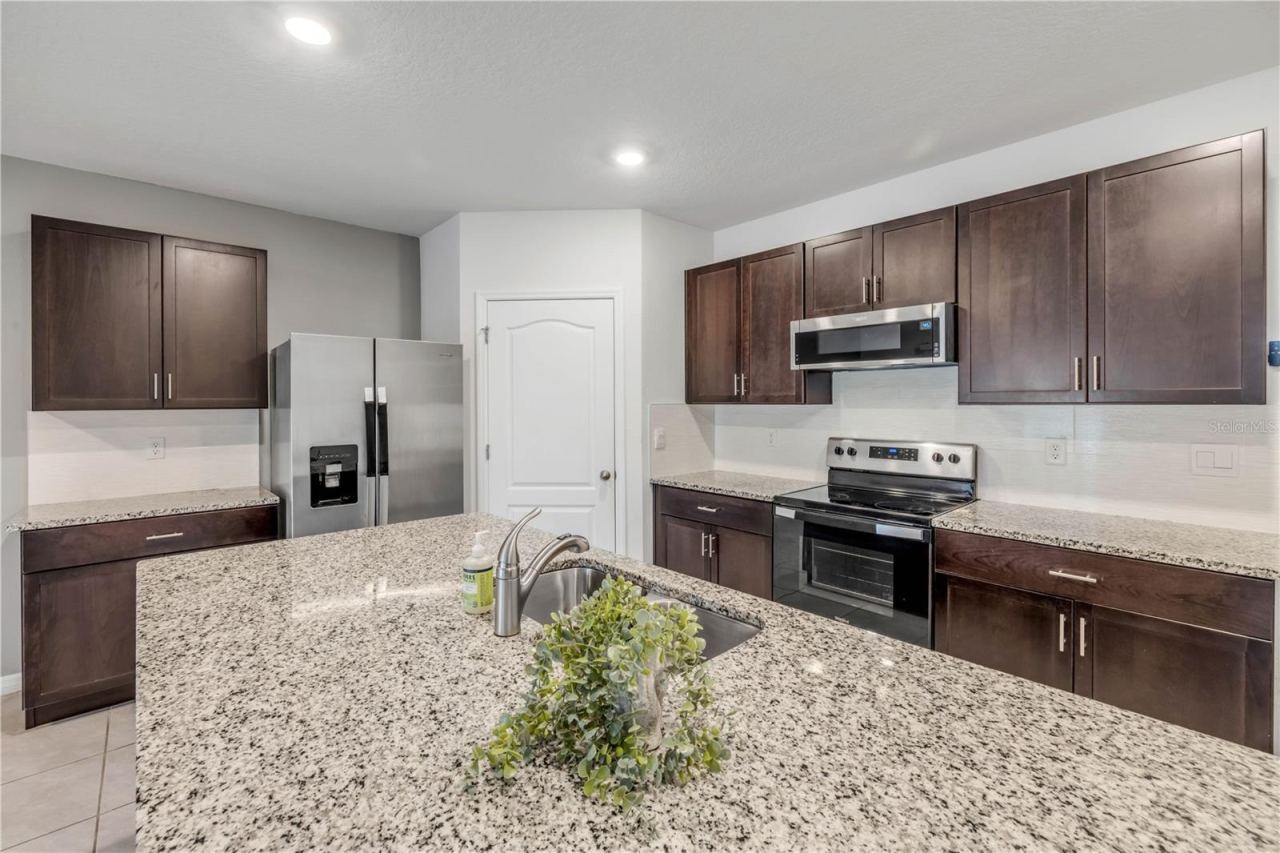 Photo 9 of 20: Kitchen
