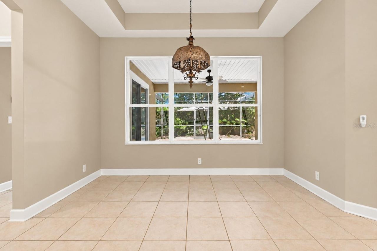 Photo 7 of 20: DINING AREA