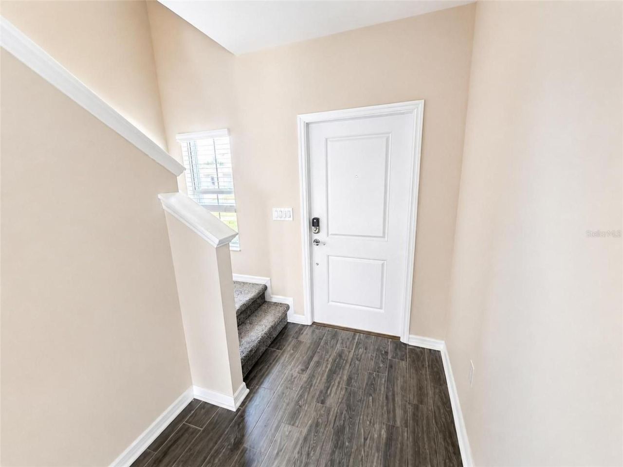Photo 5 of 20: Foyer