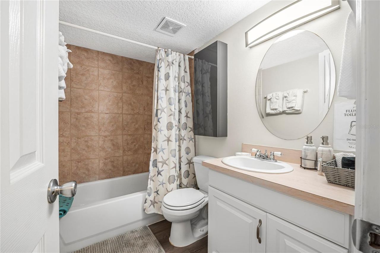 Photo 16 of 20: Bathroom