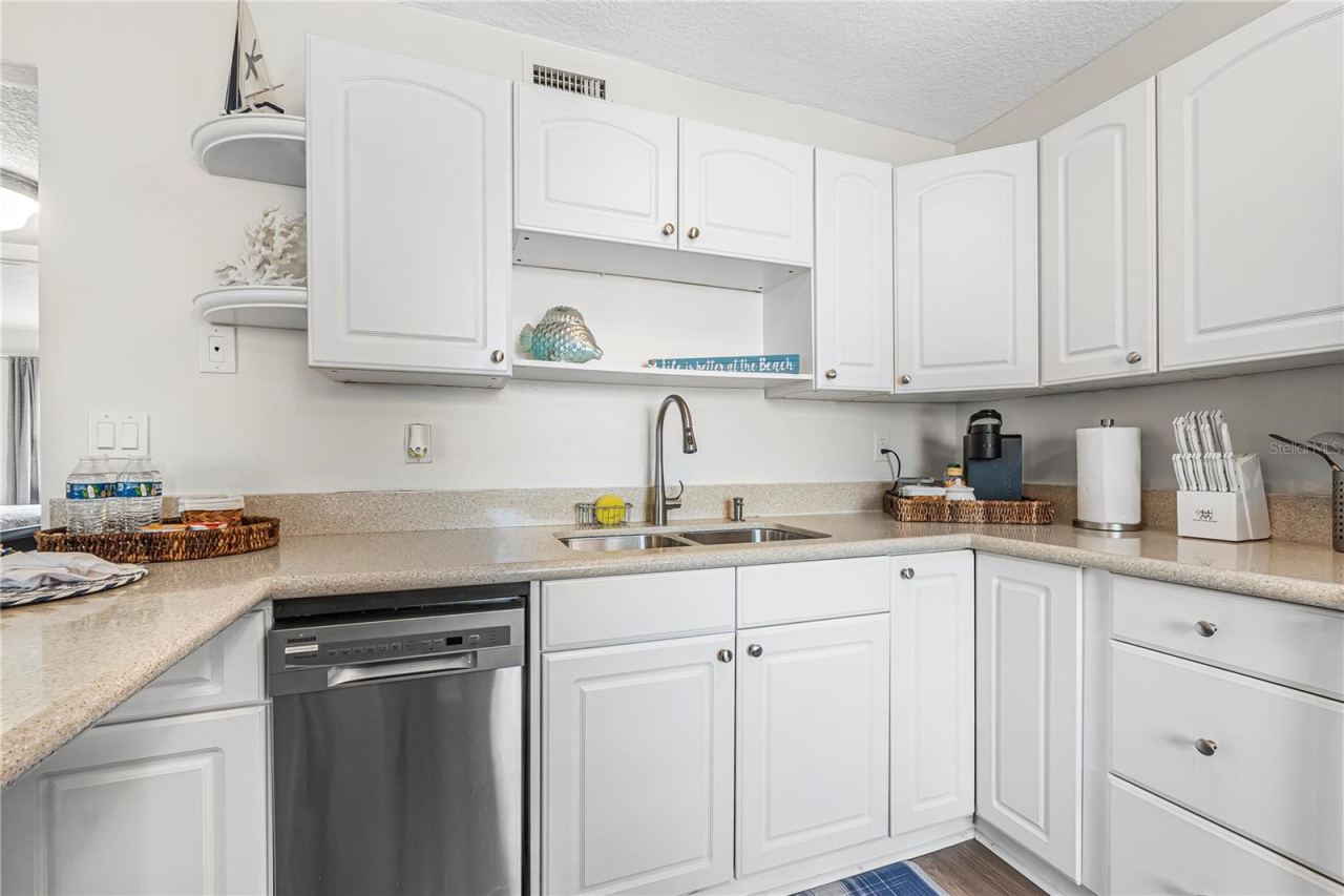 Photo 8 of 20: Kitchen
