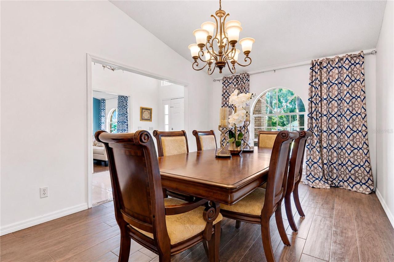Photo 5 of 20: Formal Dinning Area
