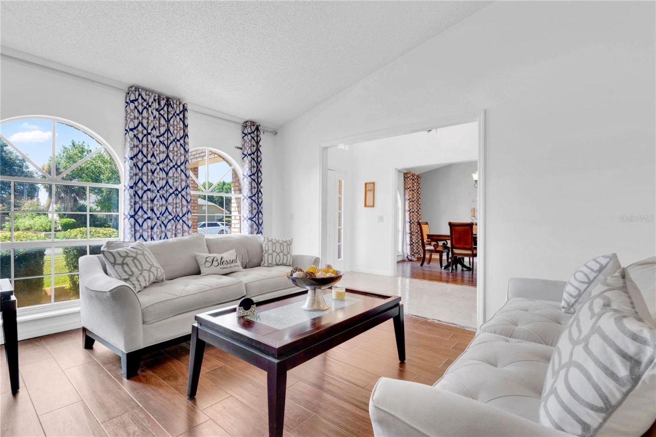 Photo 4 of 20: Formal Living Area