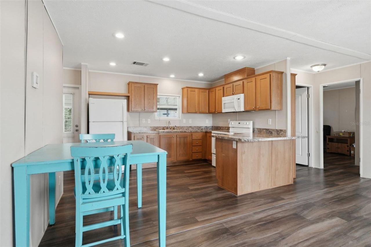 Photo 13 of 20: Kitchen/dining area