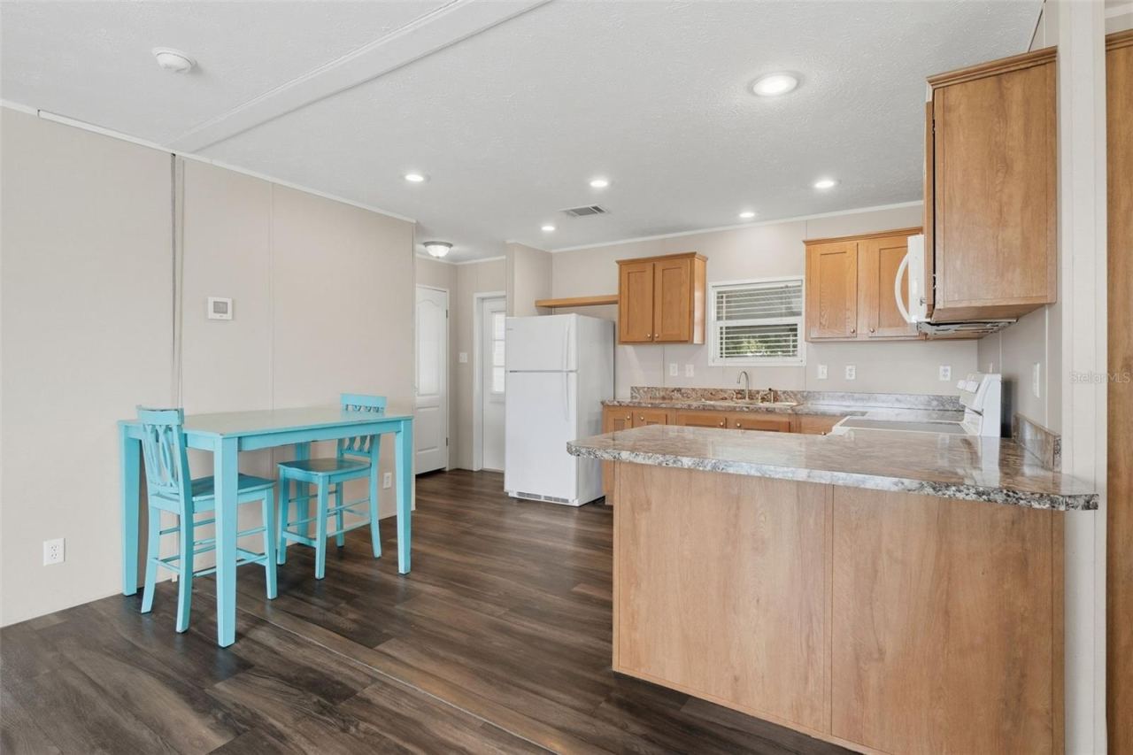 Photo 12 of 20: Kitchen/dining area