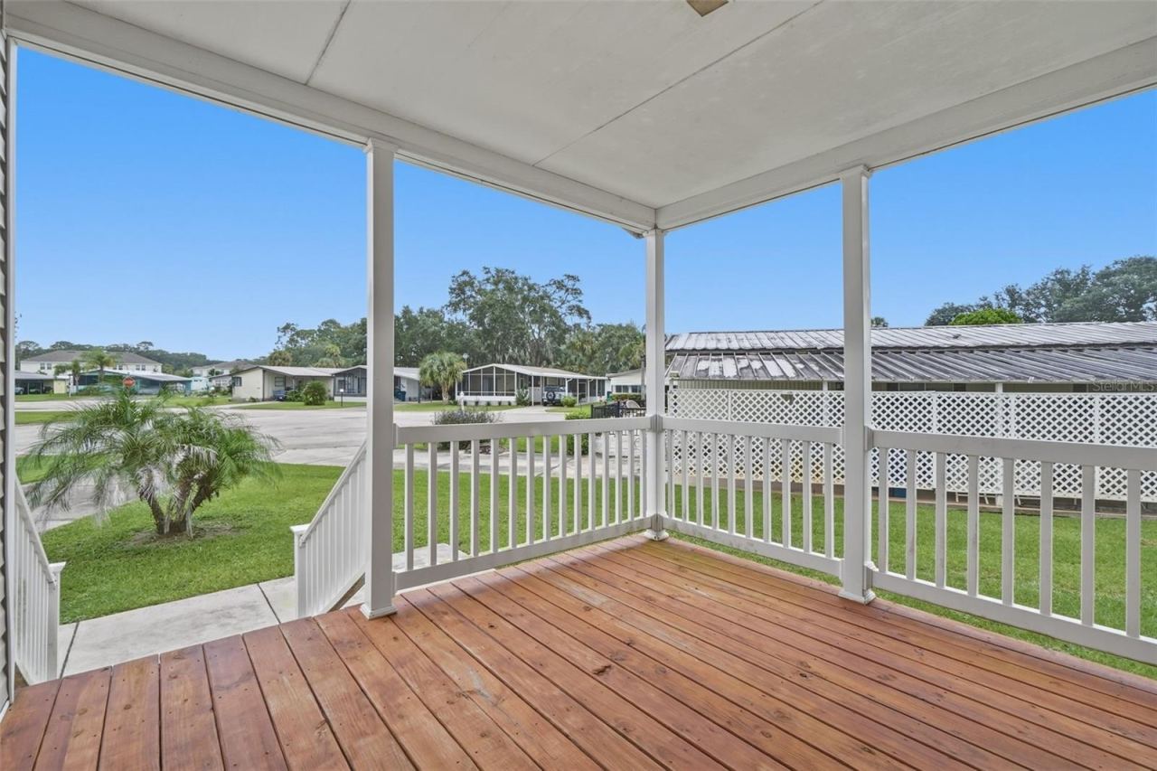 Photo 5 of 20: Front porch
