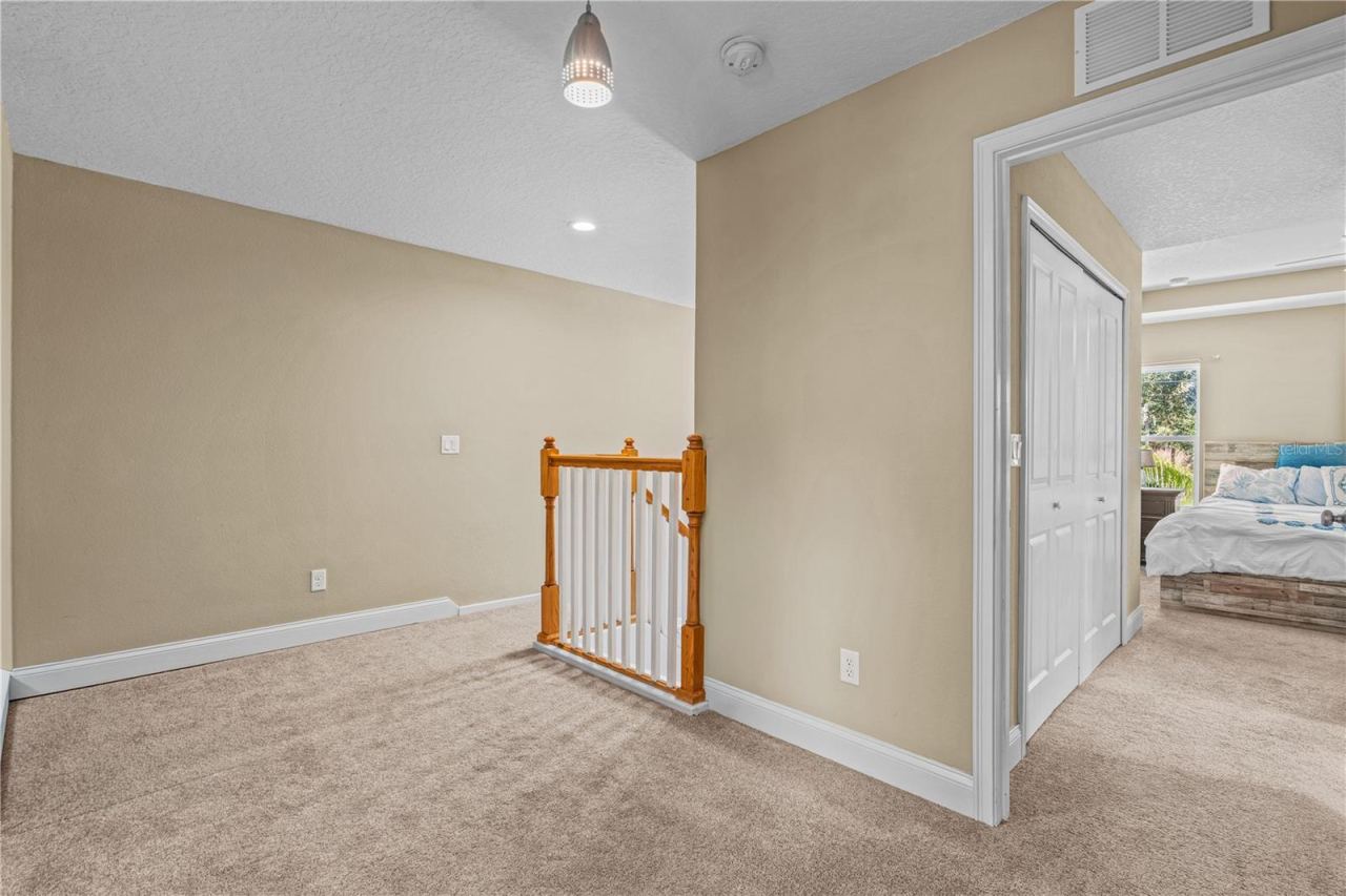 Photo 18 of 20