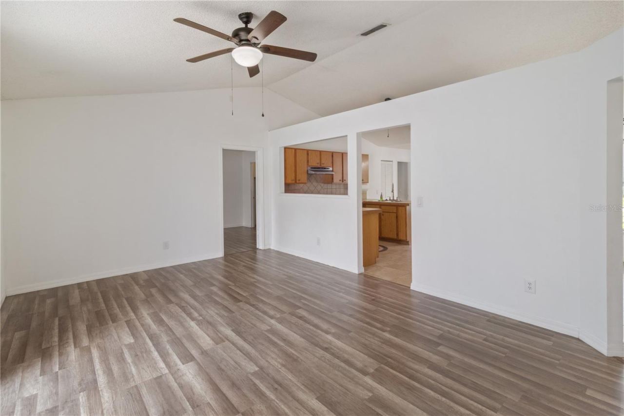Photo 20 of 20: Family Room