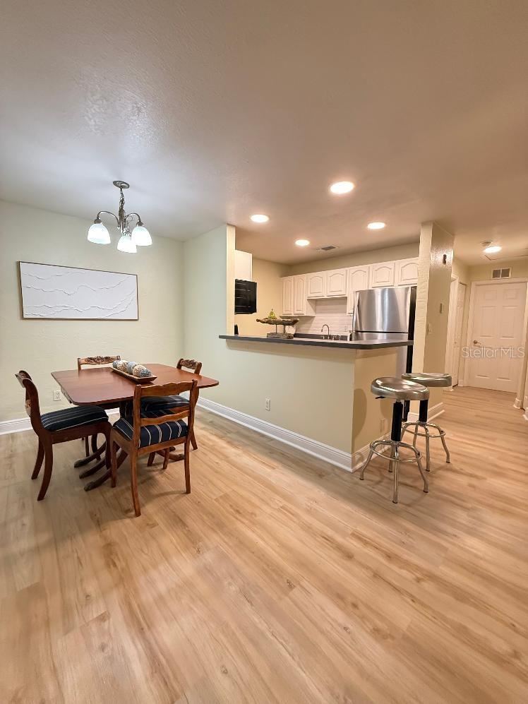 Photo 2 of 16: Entrance dining room / kitchen