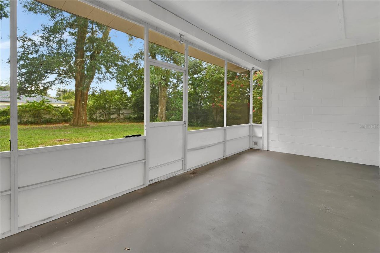 Photo 8 of 20: Back Screen Enclosed porch