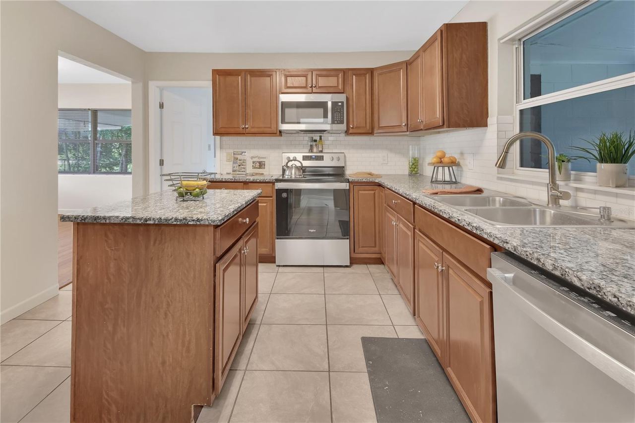 Photo 2 of 20: Kitchen