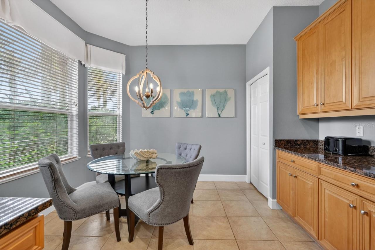 Photo 17 of 20: Breakfast nook area