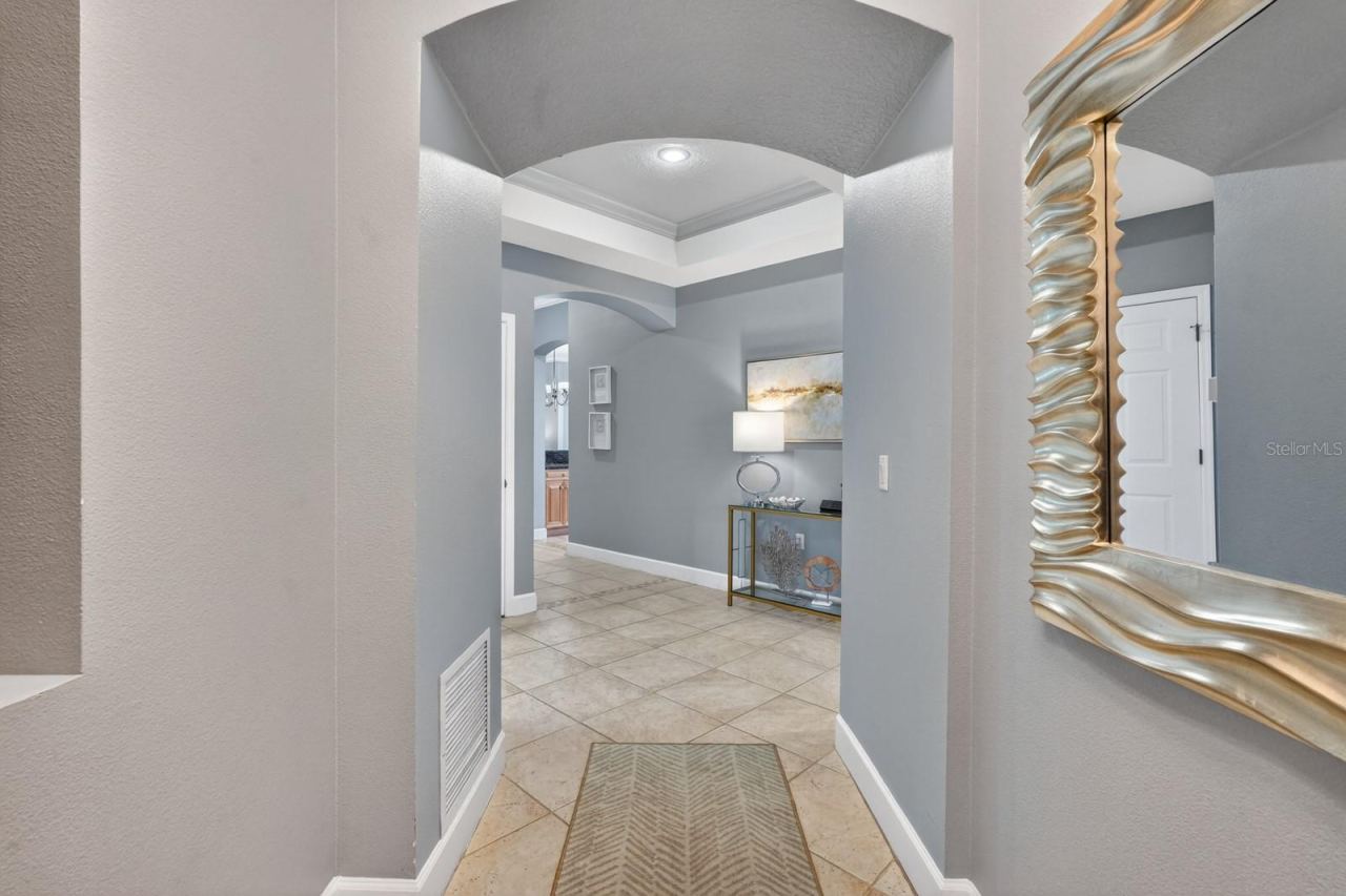 Photo 6 of 20: Foyer