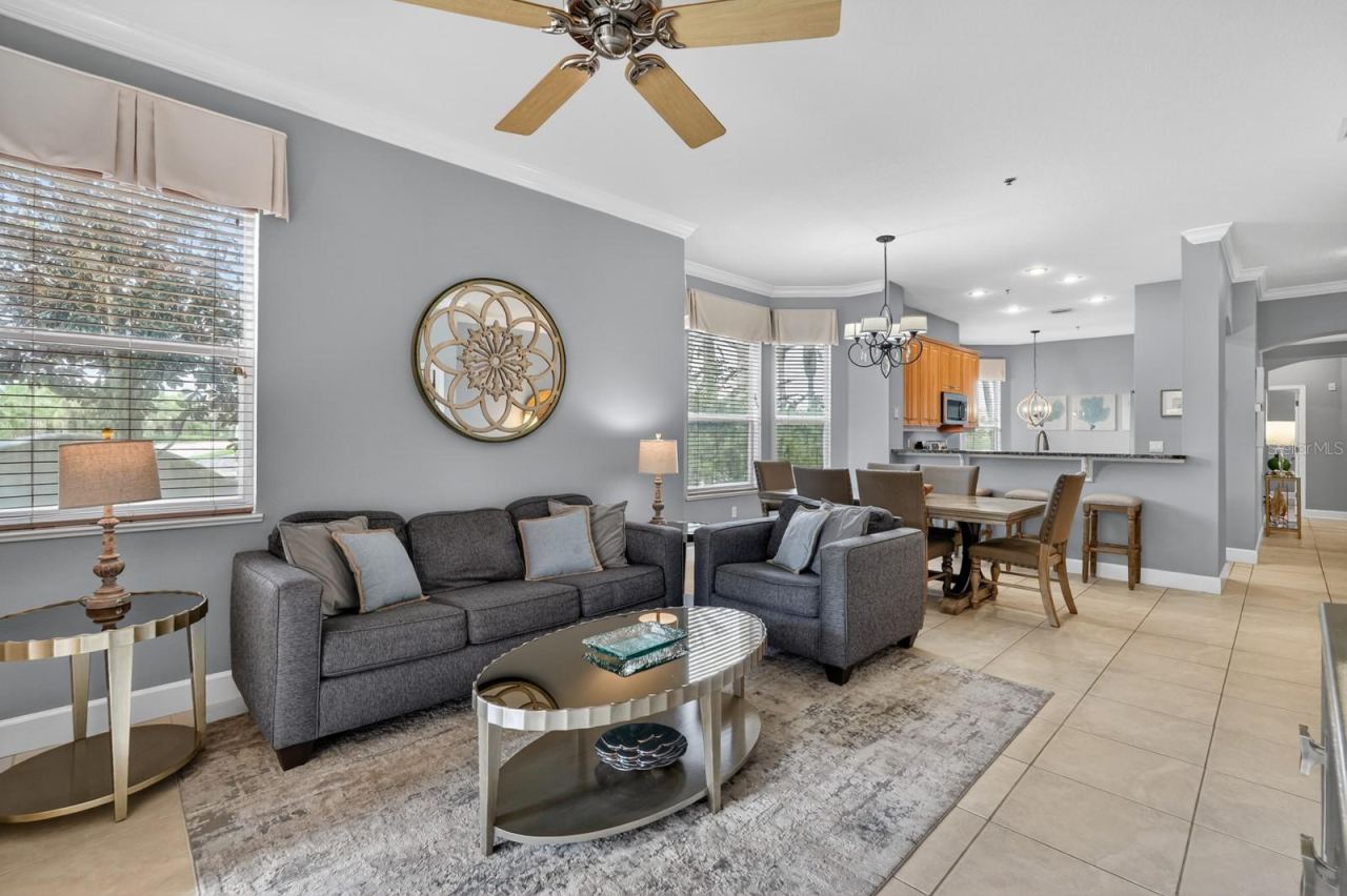 Photo 12 of 20: Living/dining area