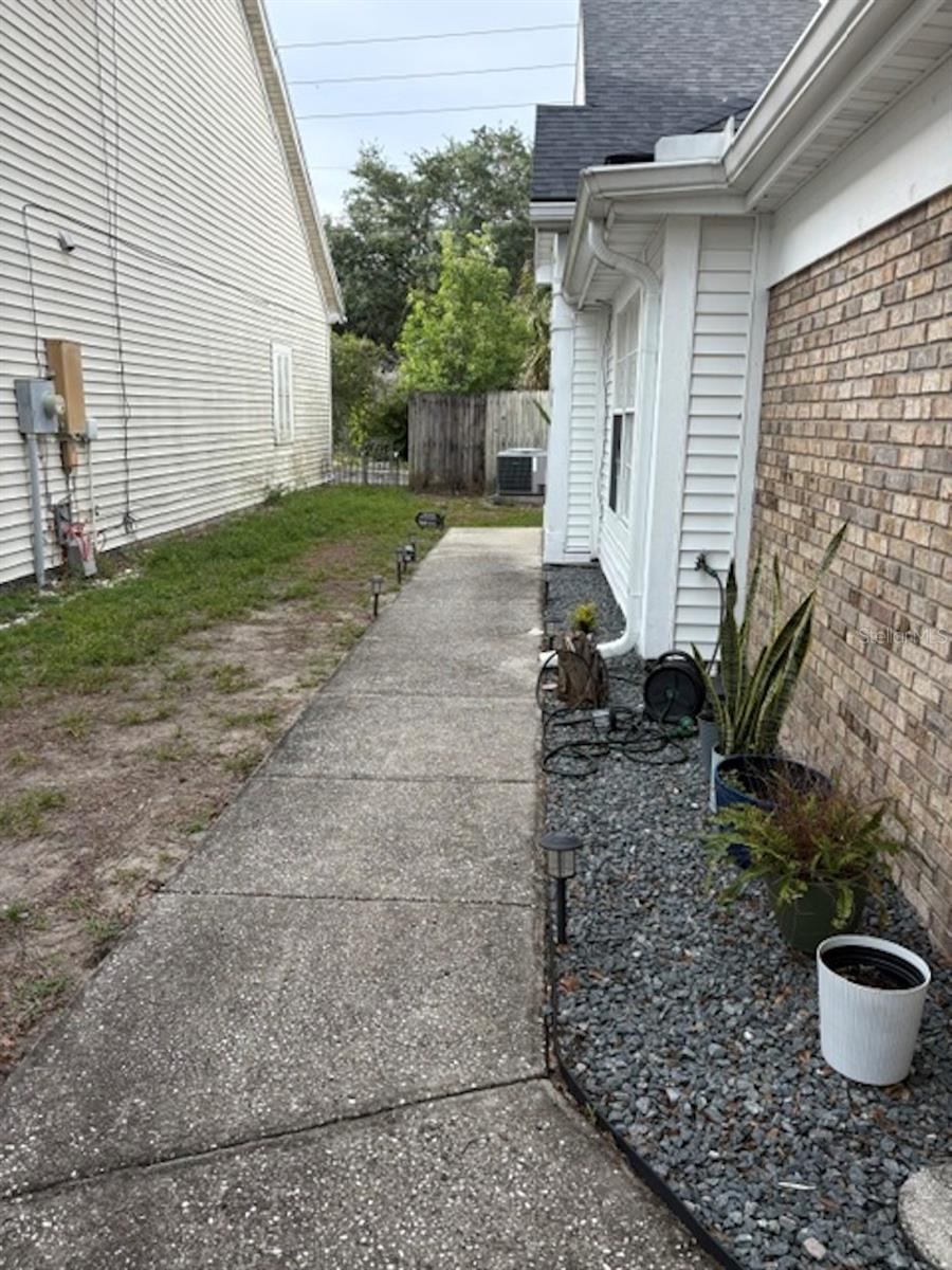 Photo 2 of 7