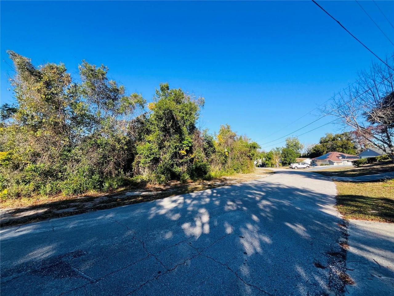 Photo 5 of 7: located on quiet winding road.