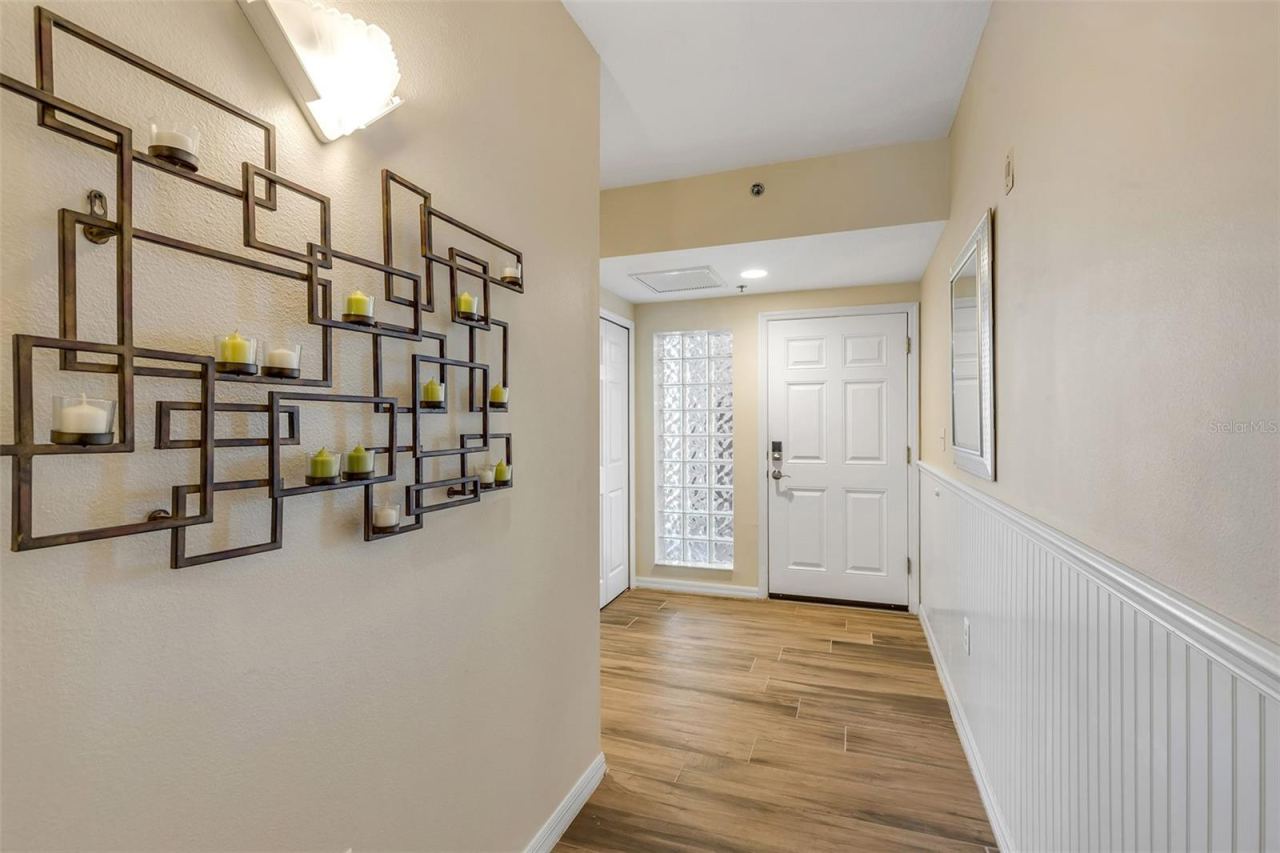 Photo 6 of 20: Inside Hallway