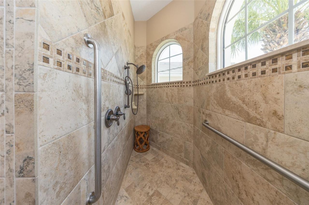 Photo 17 of 20: Ensuite: Wheelchair Wide Easy Entry Shower