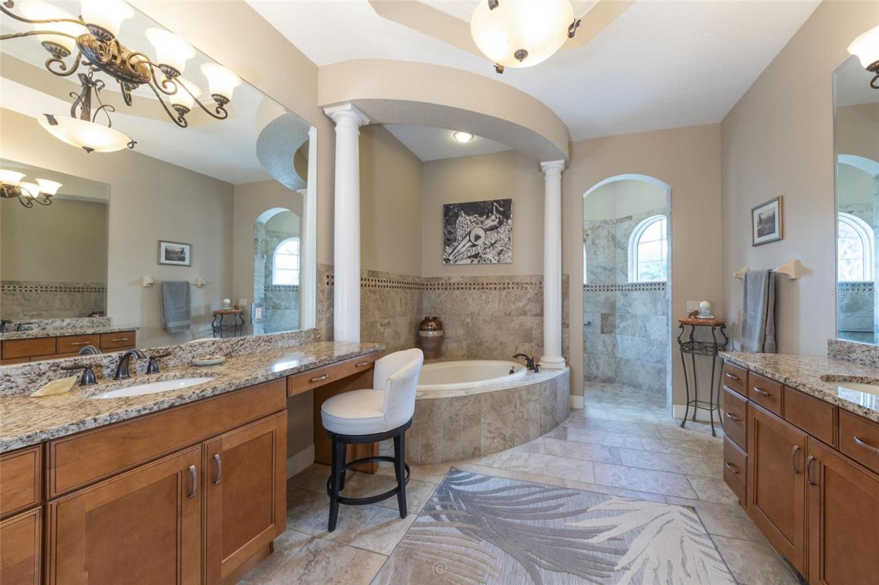 Photo 16 of 20: The Luxurious Ensuite Bathroom