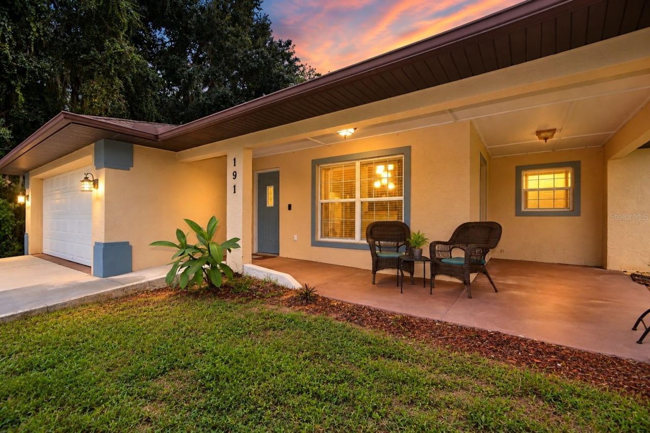 Photo 2 of 20: Large Front Porch