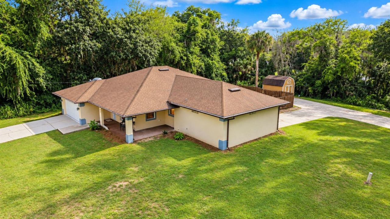 Photo 4 of 20: This property has two separately attached 2-car garages. One in the front and one in the rear.