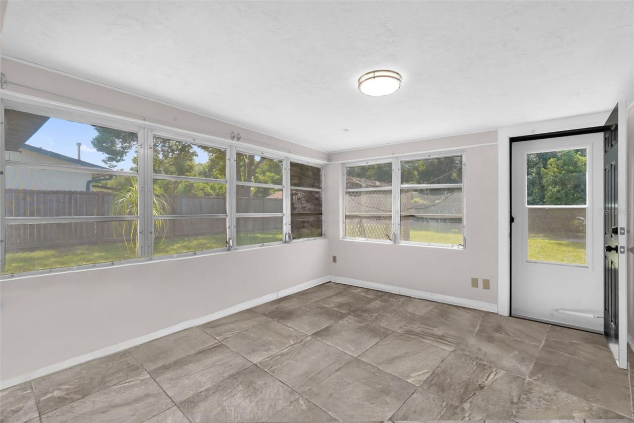 Photo 17 of 20