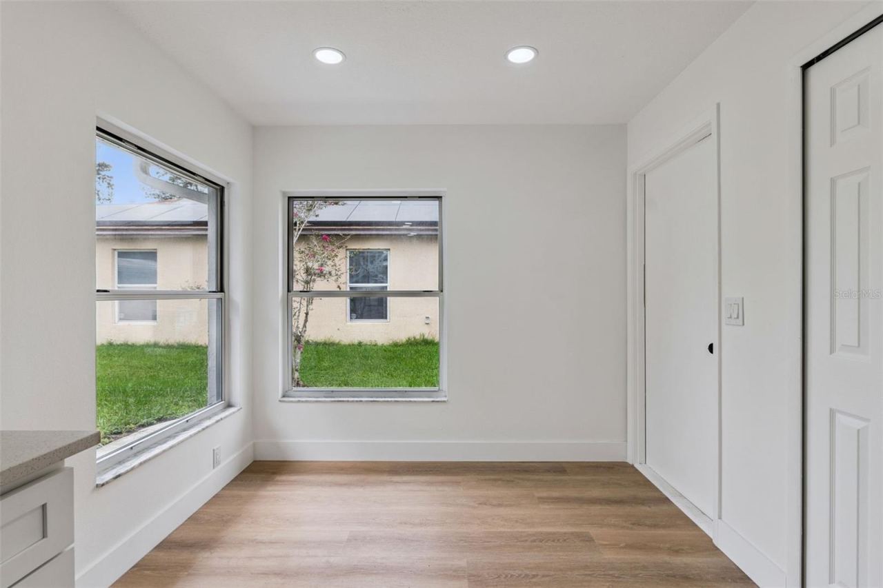 Photo 16 of 20: Enclosed Patio